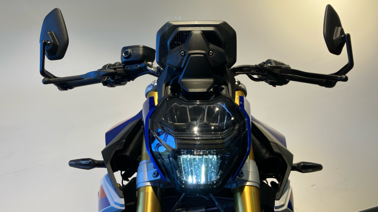 BMW F900 R